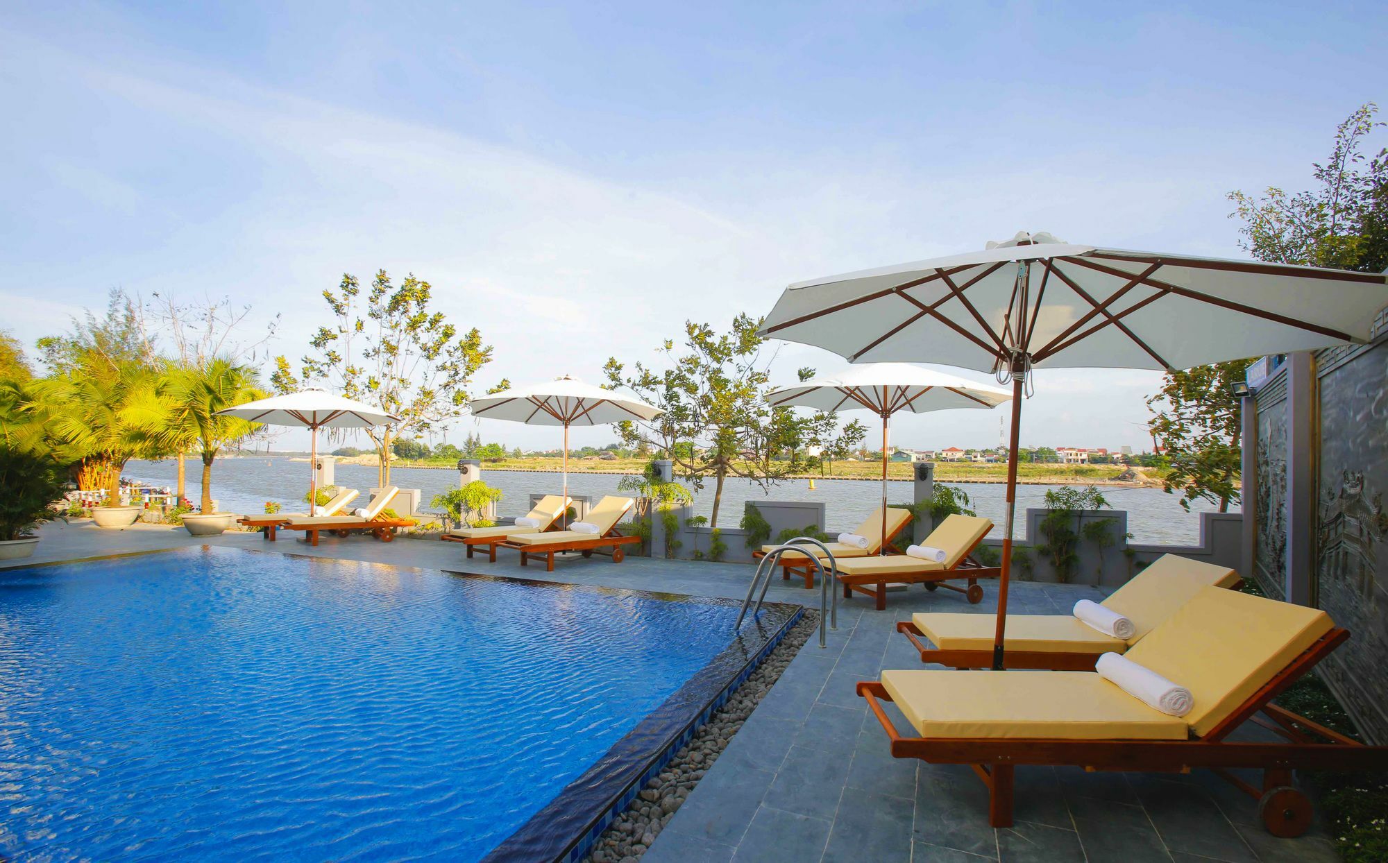 Riverside White House Hotel Hoi An Exterior foto